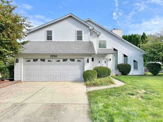 Primary Photo - 2250 Lakeside Dr