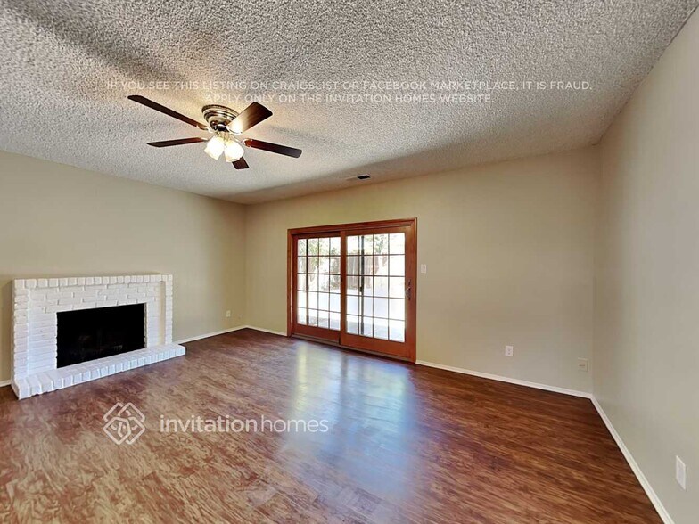 Building Photo - 2453 Aramon Dr