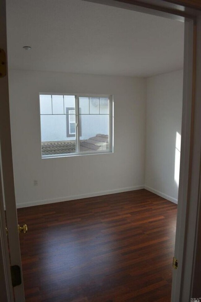 Building Photo - Spacious 4/3 located by American Canyon High available for rent!