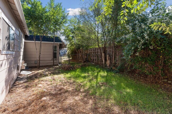 Building Photo - 3754 S Delaware St