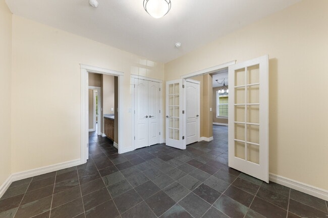 Building Photo - Beautiful Home in 55+ Community!