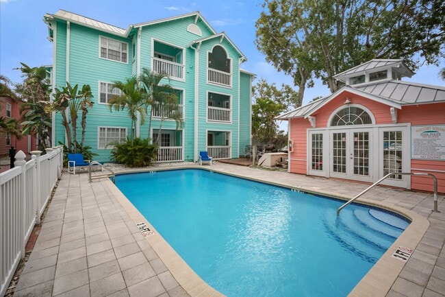 Building Photo - Spacious 2BR/2BA third floor South Tampa c...