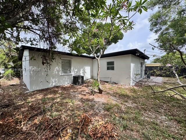 Building Photo - 1108 SW 22nd Ave