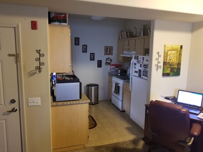 Building Photo - Seabreeze Apartment Homes - www.seabreezeapartmentslompoc.com