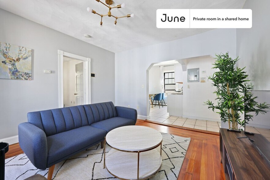 Building Photo - Room in Shared 4 bed/1 bath home