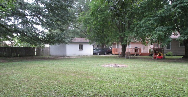 Building Photo - 240 Fresno Dr