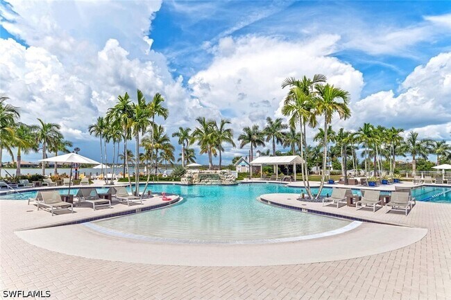 Building Photo - 14606 Tropical Dr