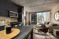 Building Photo - 1 bedroom in Chicago IL 60654