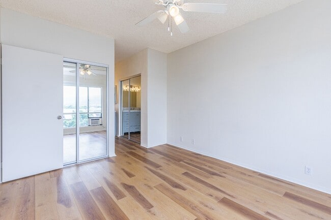 Building Photo - 91-241 Hanapouli Cir 24J