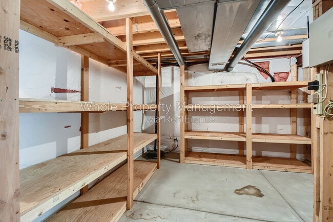 Building Photo - 9948 Deer Creek Ln
