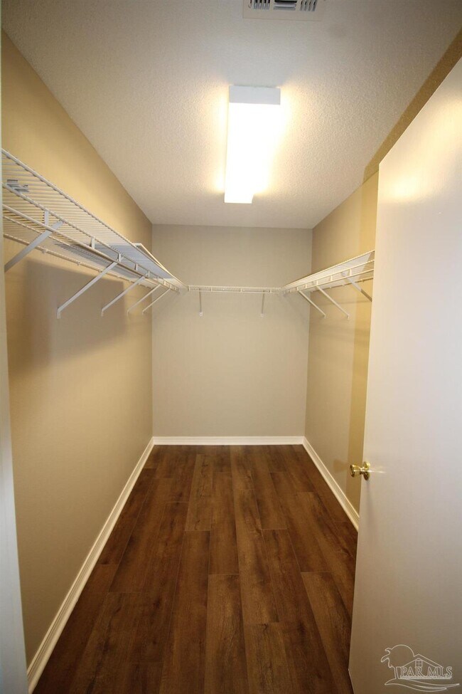 Building Photo - 582 Ard Dr