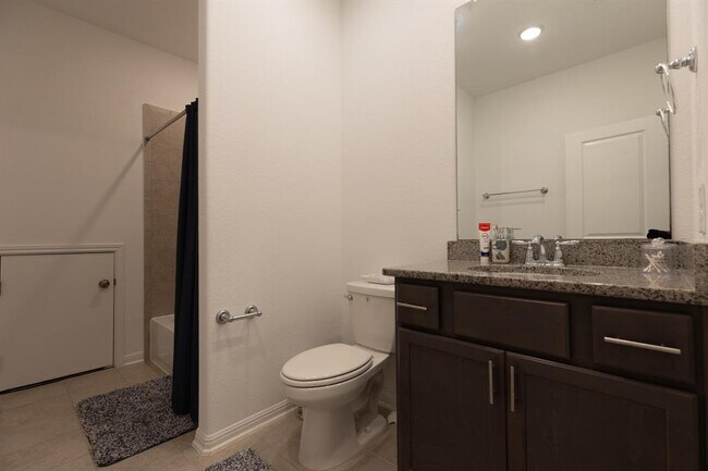 Building Photo - 2332 Giona Pl