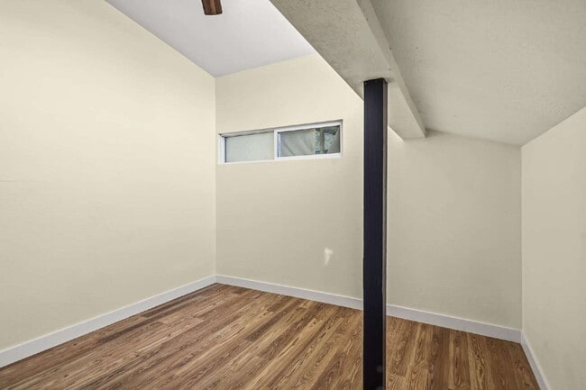 Building Photo - Charming Rustic 3-Bedroom + bonus rooms in Ashland, OR