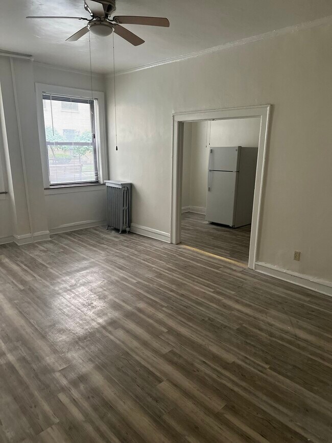Building Photo - 5480 S Cornell Ave