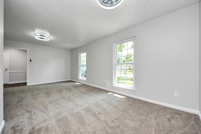 Building Photo - 10602 Raydell Dr