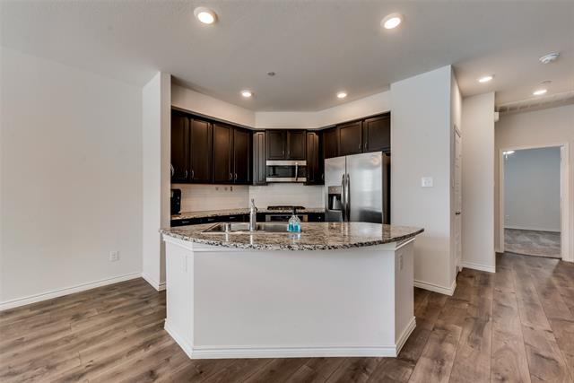 Building Photo - 2405 Siskiyou St