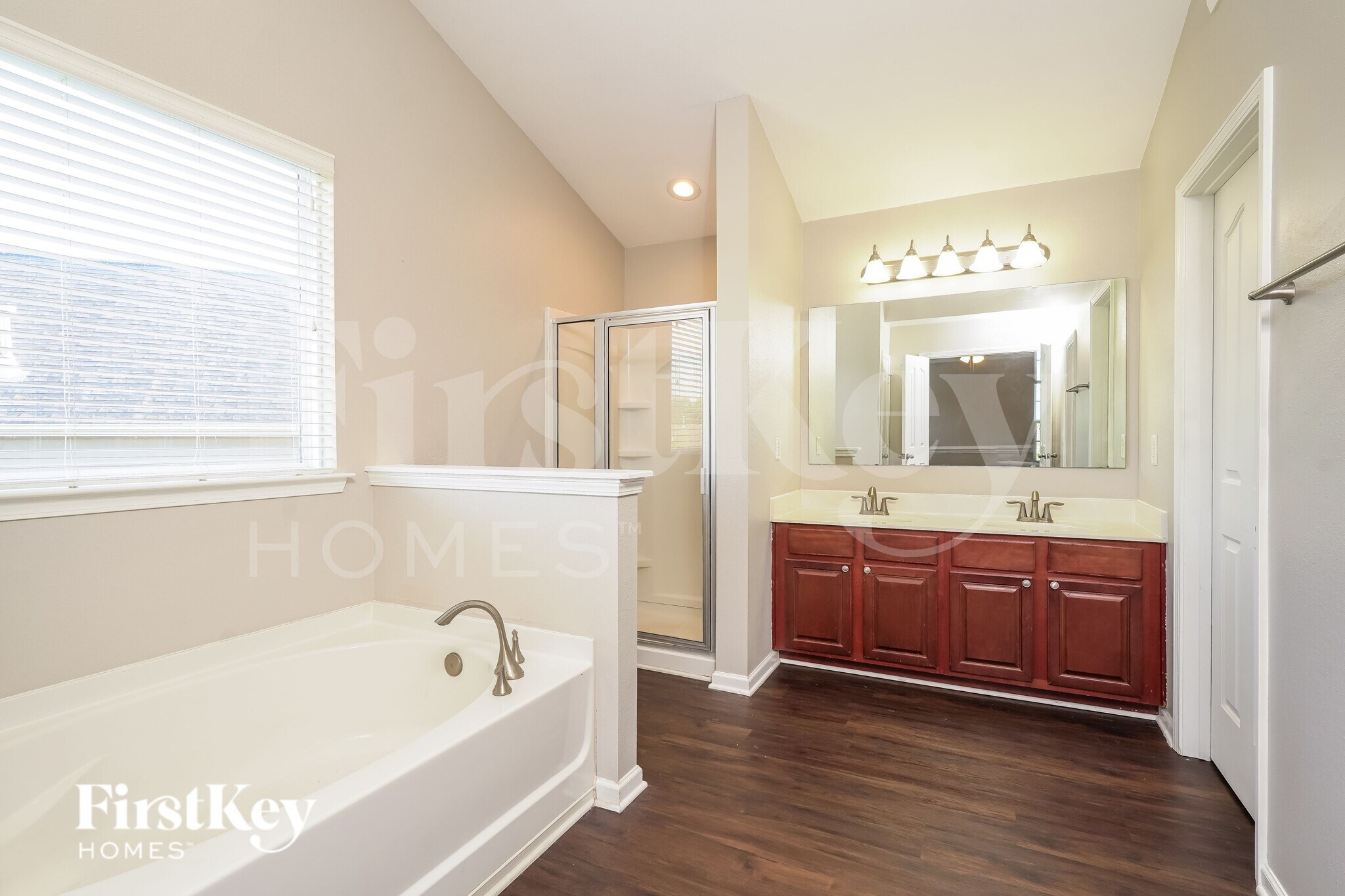 Building Photo - 124 Fining Court
