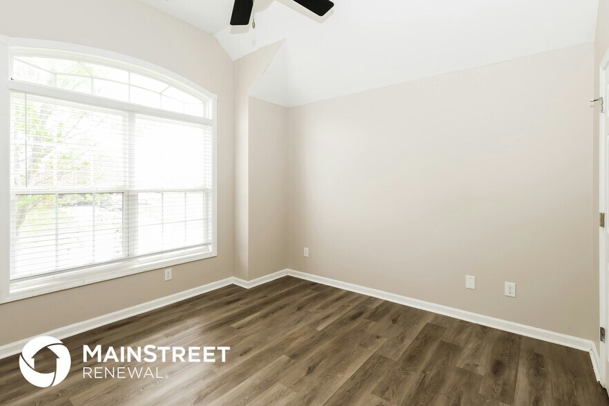 Building Photo - 11502 Top Walnut Loop