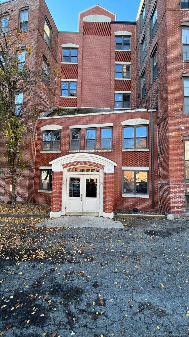 Building Photo - 67 Washington St