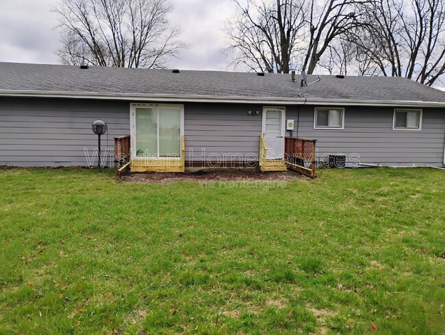 Building Photo - 22 N 17th Ave