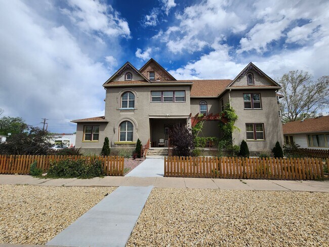 Building Photo - 1000 Carteret Ave