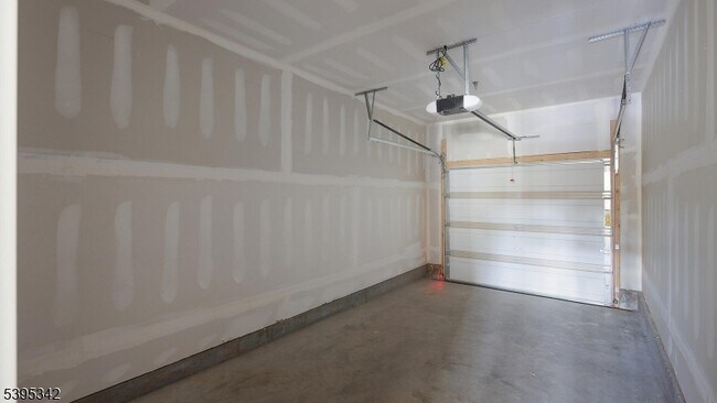 Building Photo - 95 Robeson St