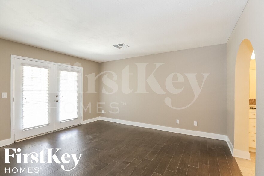 Building Photo - 7366 W Jenan Dr