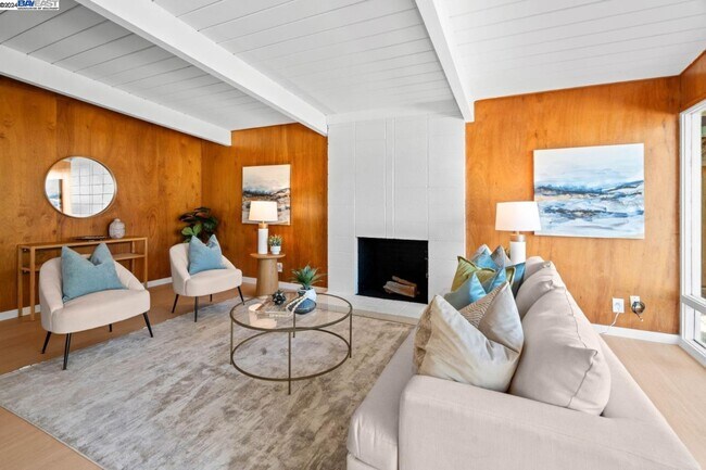 Building Photo - 801 Richmond Ave