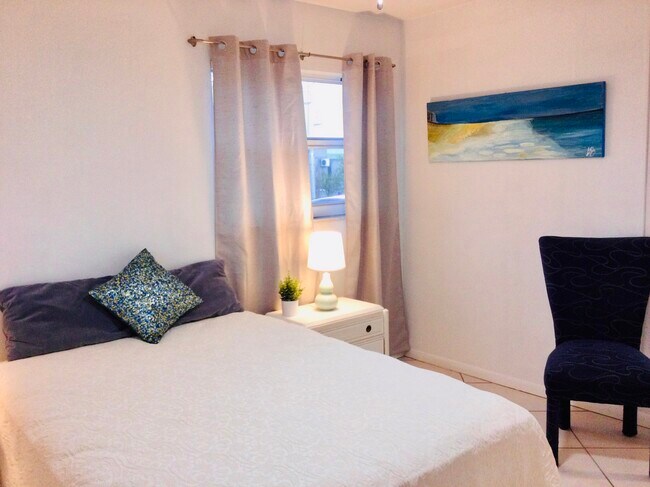 bedroom - 111 N L St