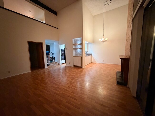 Building Photo - 1007 S Catalina Ave