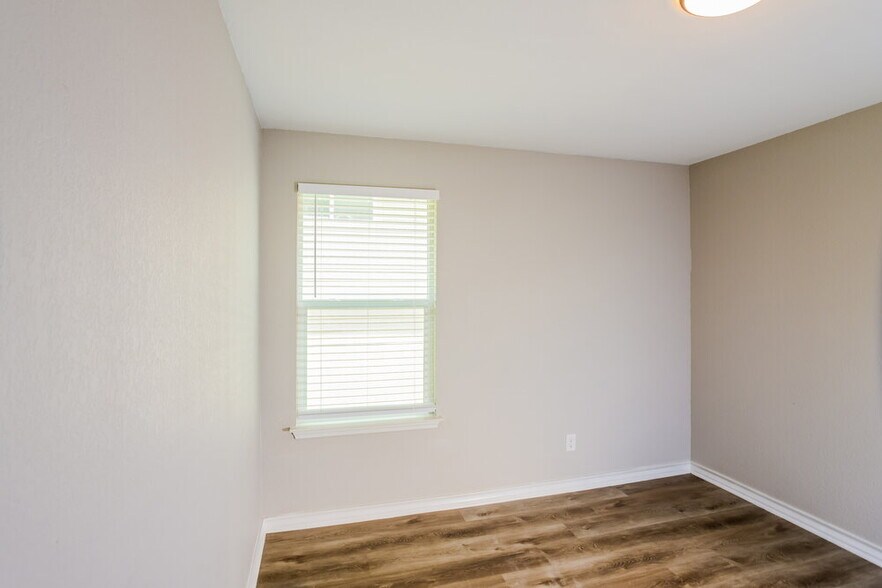 Building Photo - 12049 Pearl Jubilee