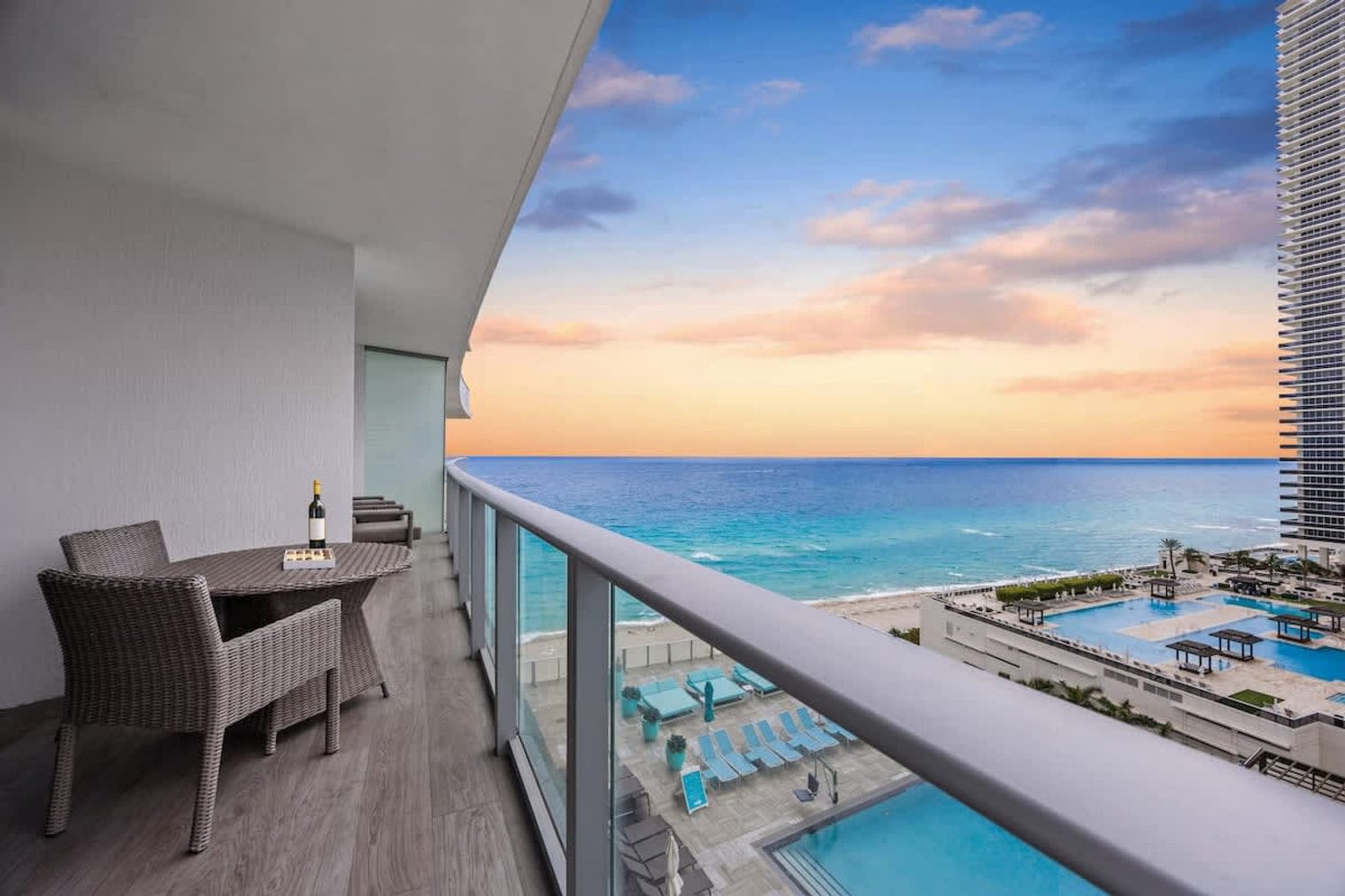 Building Photo - 4011 S Ocean Dr