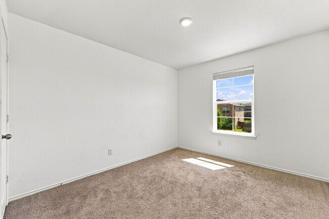Building Photo - 3319 Angus Crossing