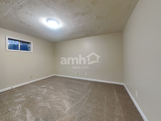 Building Photo - 8518 Woodcreek Dr