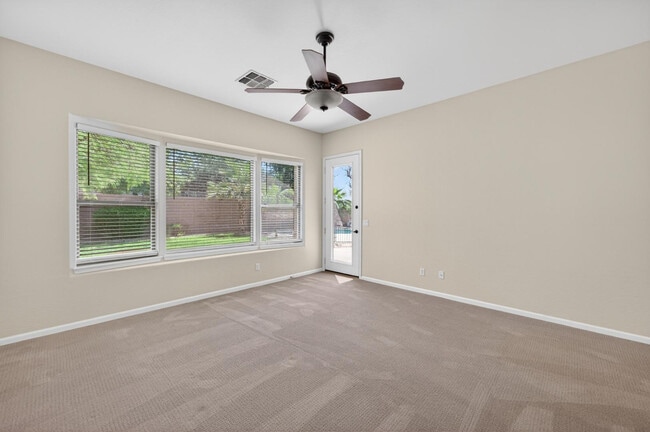 Building Photo - 4385 S Crosscreek Dr