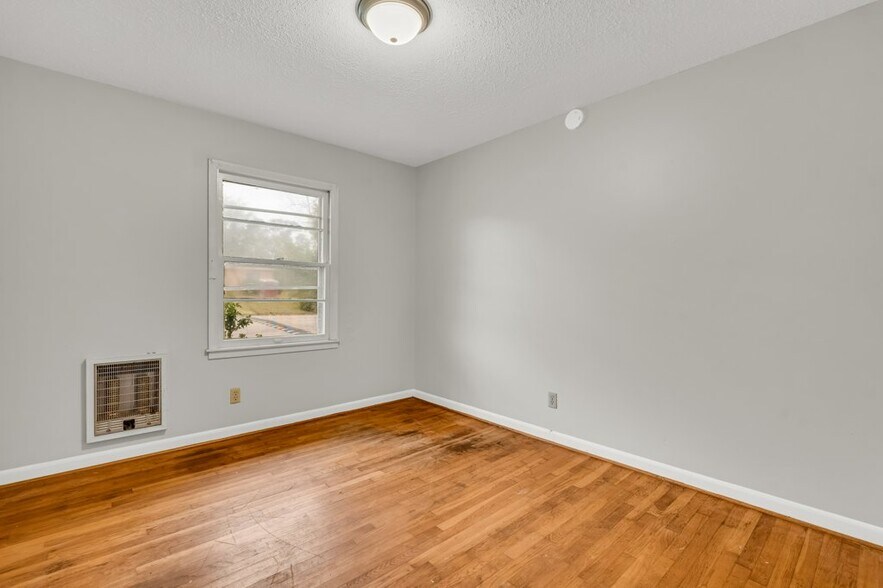 Building Photo - 711 Hemlock St