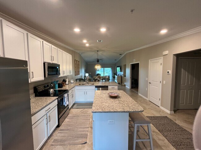 Building Photo - Heritage Landing Golf & Country Club - Win...