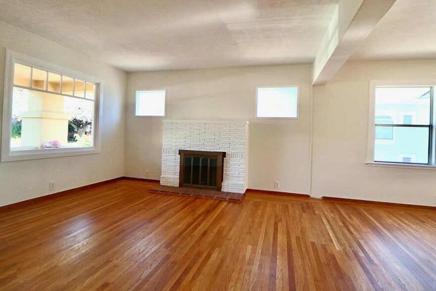 Building Photo - 129 Oakes Blvd