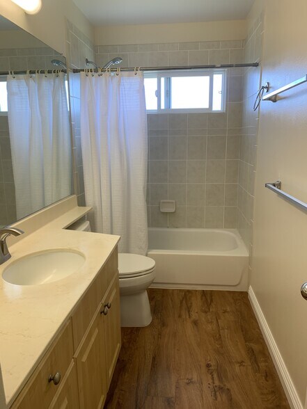 Building Photo - 75-6009 Alii Dr