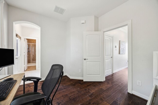 Building Photo - 12247 Oxford Cres Cir