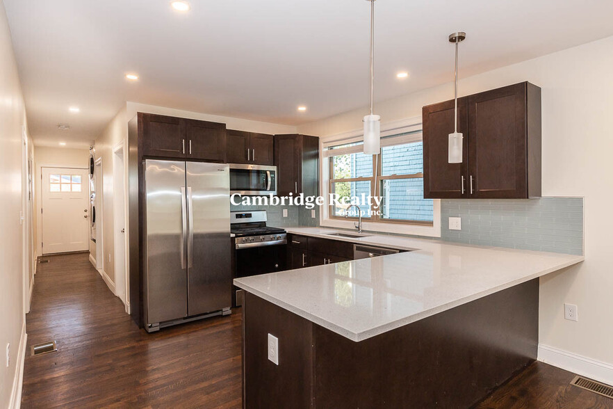 Primary Photo - 27 1st St