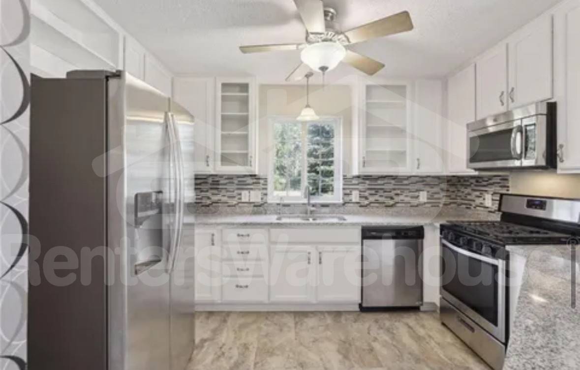 Building Photo - 16168 70th Pl N