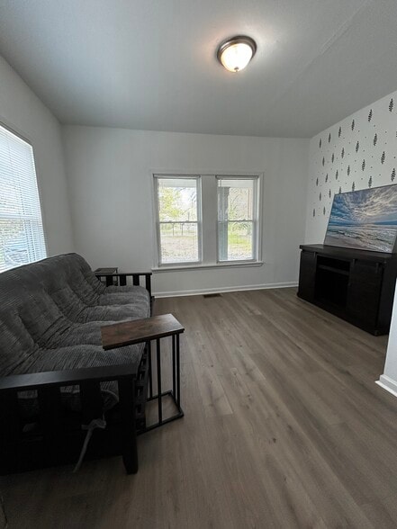 Livingroom - 2809 7th St SW