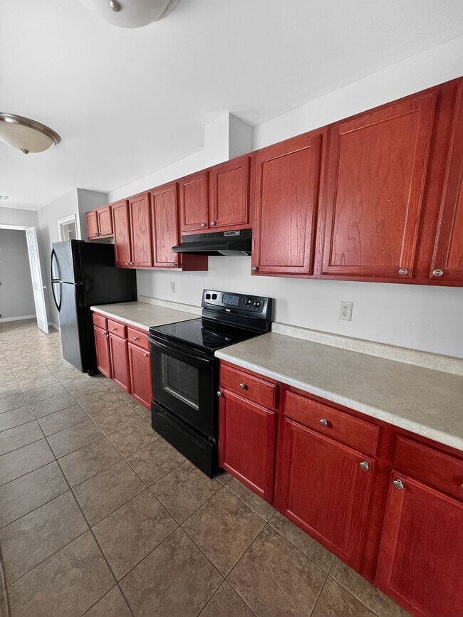 Building Photo - RATE DROP ALERT (was $2100/month) and MOVE-IN SPECIAL: $500 OFF 1ST MONTH'S RENT!**
