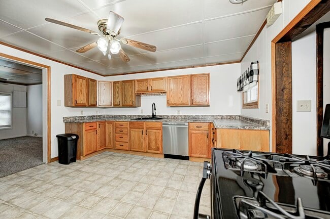Building Photo - 3734 Forest Terrace