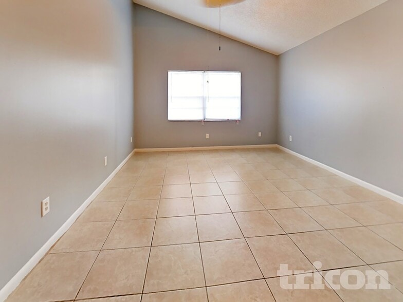 Building Photo - 603 Ephrata Dr