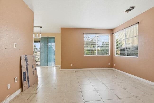 Building Photo - 7208 Paseo Del Rio