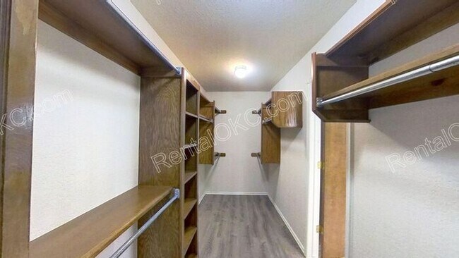 Building Photo - Spacious Edmond 4-Bed, 3-Bath Home with Storm Shelter