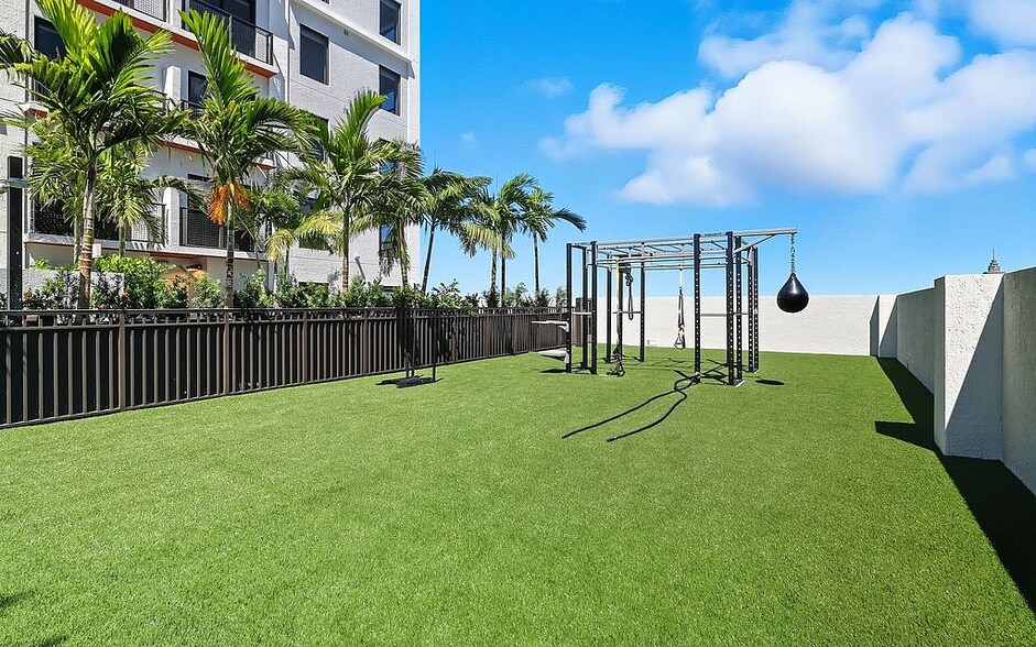 Building Photo - 777 NW 2nd Ave