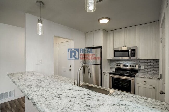 Building Photo - 1625 N Murray Blvd